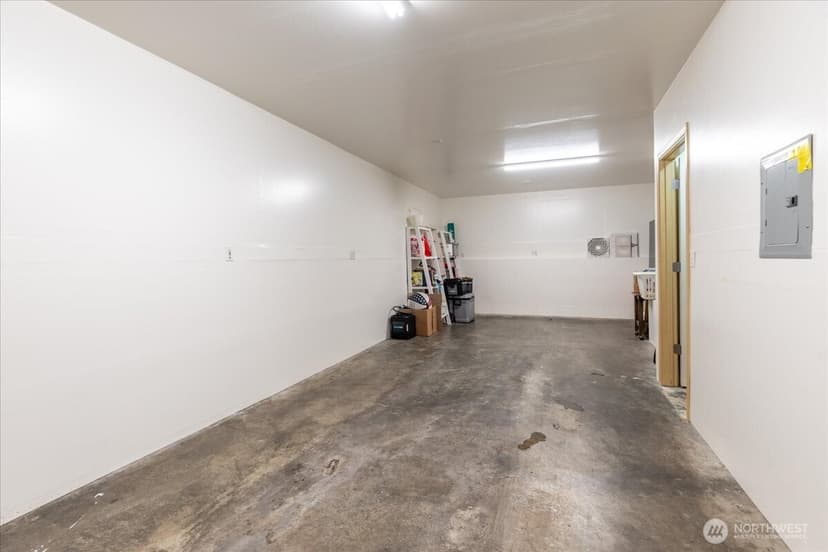 Property photo for 10410 Holly Drive #E, Everett photo 22