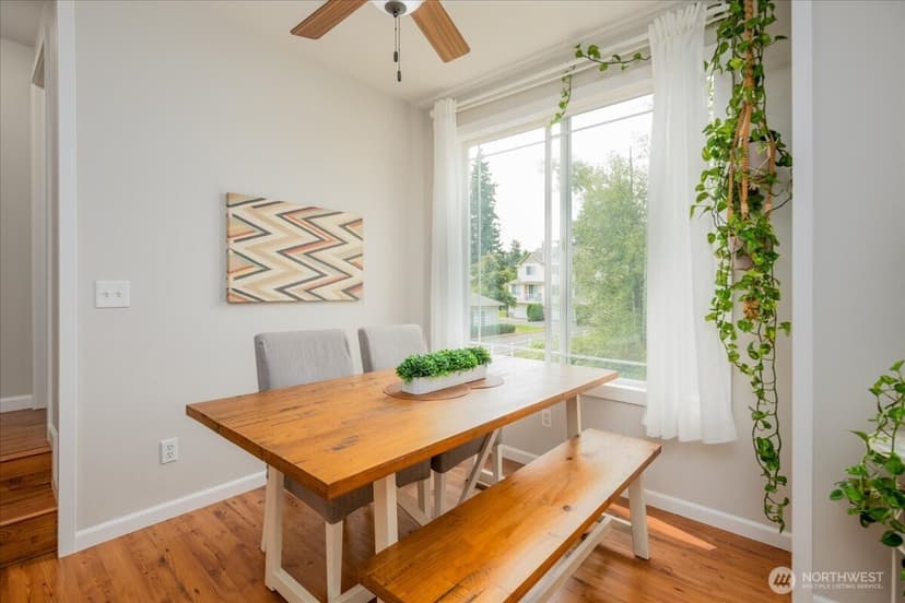 Property photo for 10410 Holly Drive #E, Everett photo 3