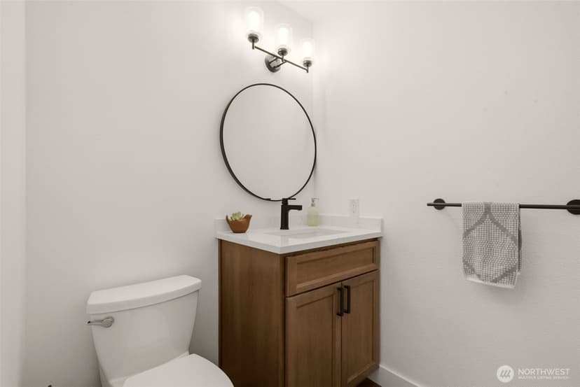 Property photo for 6204 53rd Street Ct W, University Place photo 16