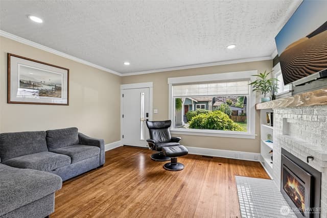 Property photo for 721 Laurel Drive, Everett photo 5