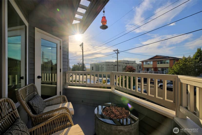 Property photo for 610 Daley Street #E, Edmonds photo 6