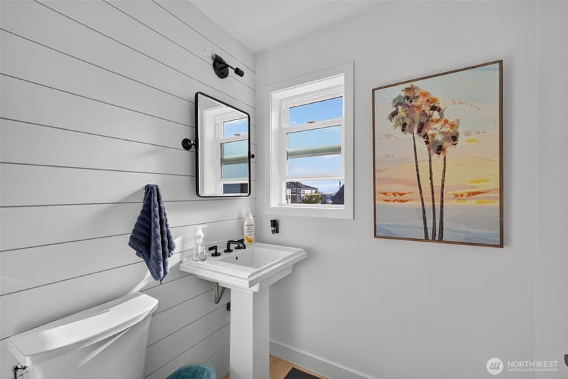 Property photo for 610 Daley Street #E, Edmonds photo 13