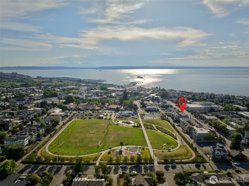 Property photo for 610 Daley Street #E, Edmonds photo 4