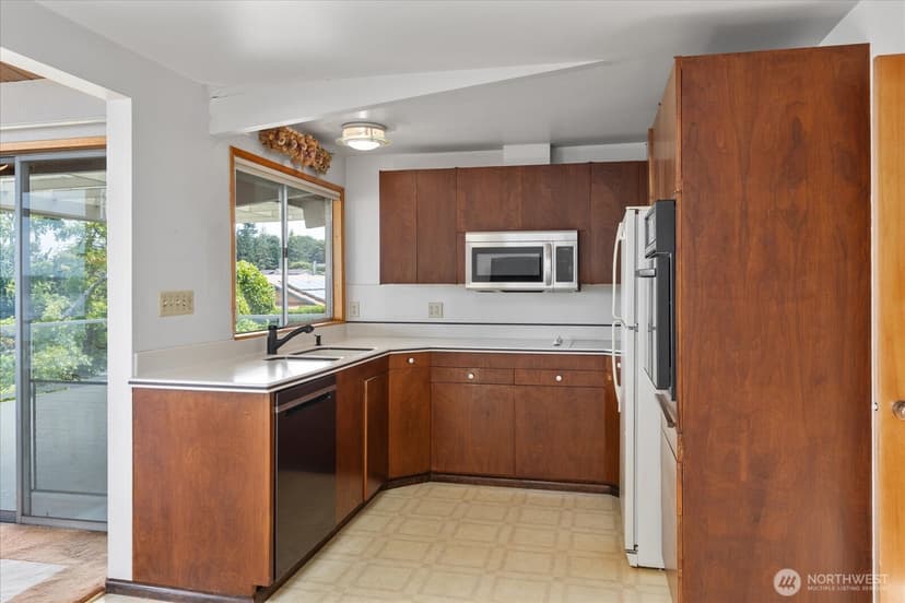 Property photo for 29852 Marine View Drive SW, Federal Way photo 12