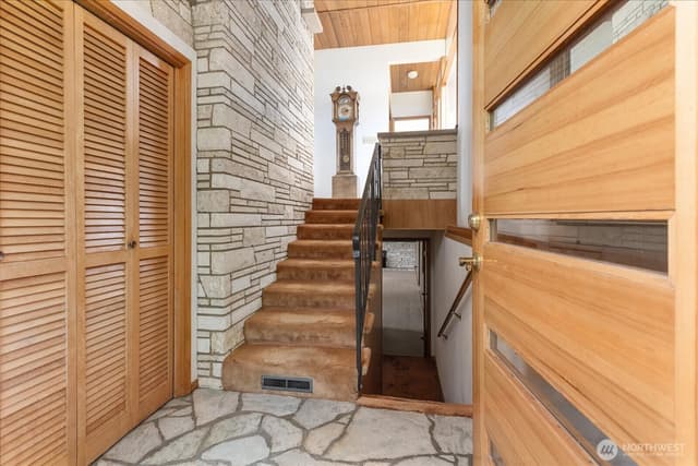 Property photo for 29852 Marine View Drive SW, Federal Way photo 5