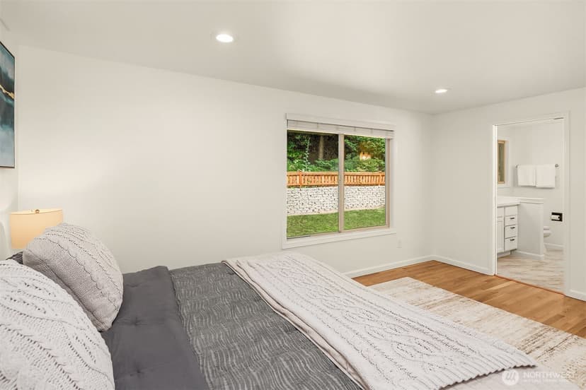 Property photo for 10922 80th Place NE, Kirkland photo 19