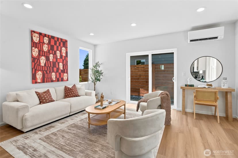 Property photo for 10704 Linden Avenue N, Seattle photo 7