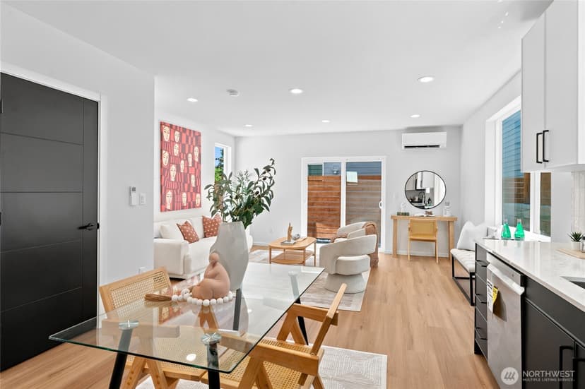 Property photo for 10704 Linden Avenue N, Seattle photo 6