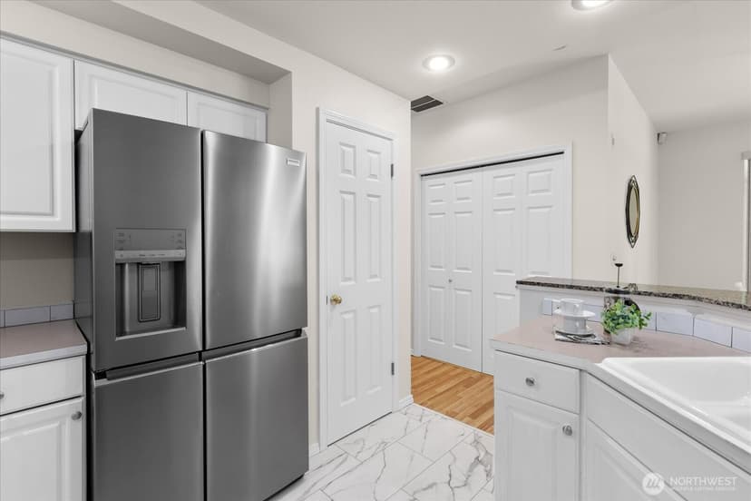 Property photo for 420 228th Street SW #B 102, Bothell photo 15