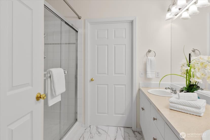Property photo for 420 228th Street SW #B 102, Bothell photo 23