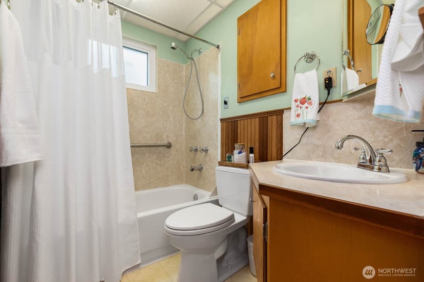 Property photo for 2430 197th Place SW, Lynnwood photo 14
