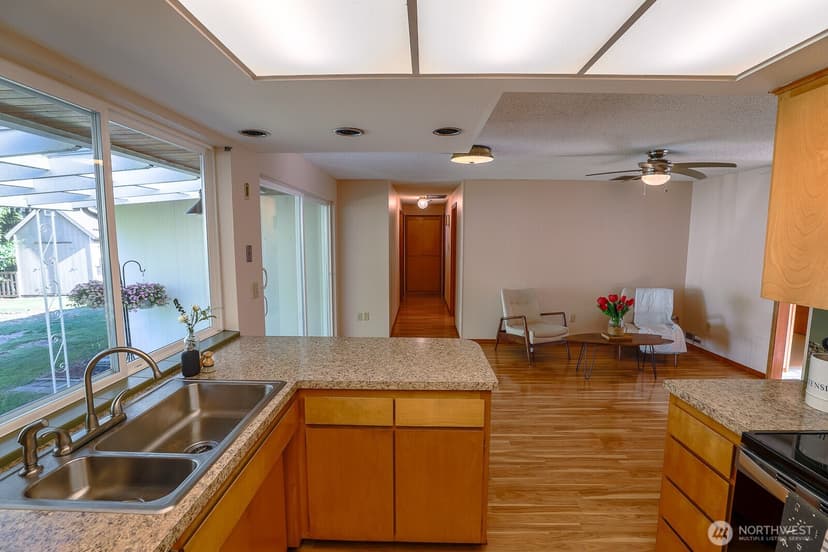 Property photo for 14312 144th Avenue SE, Renton photo 11