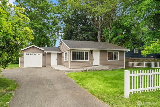 Property photo for 10902 26th Avenue SW, Seattle photo 2