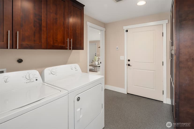 Property photo for 10902 26th Avenue SW, Seattle photo 15