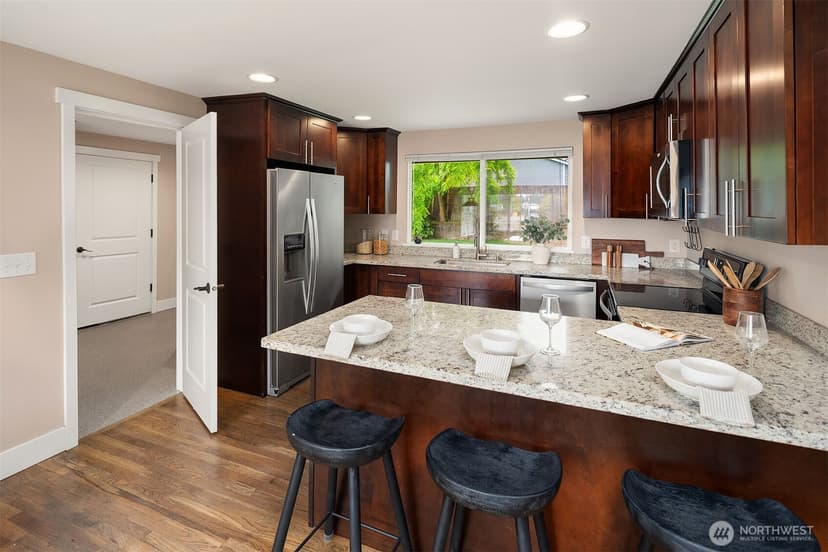 Property photo for 10902 26th Avenue SW, Seattle photo 8