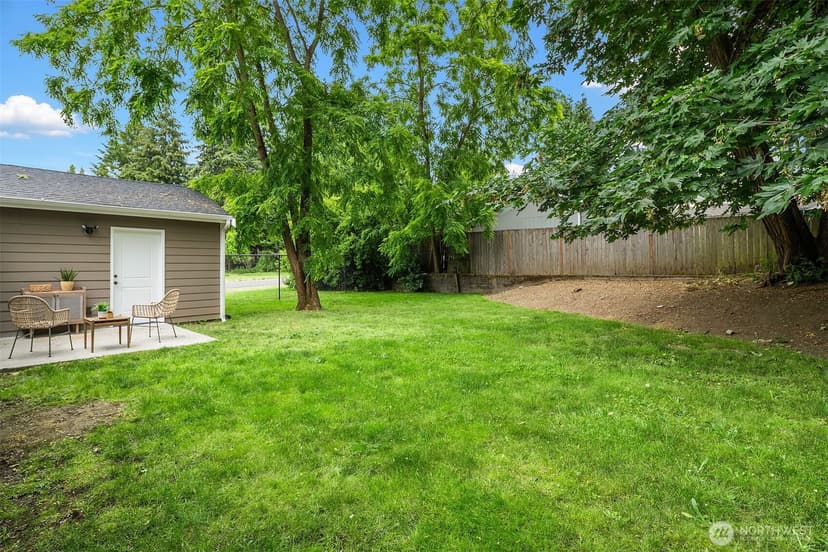 Property photo for 10902 26th Avenue SW, Seattle photo 18