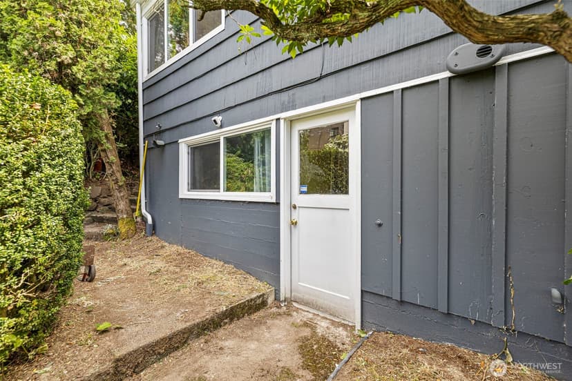 Property photo for 9628 5th Ave NE, Seattle photo 25