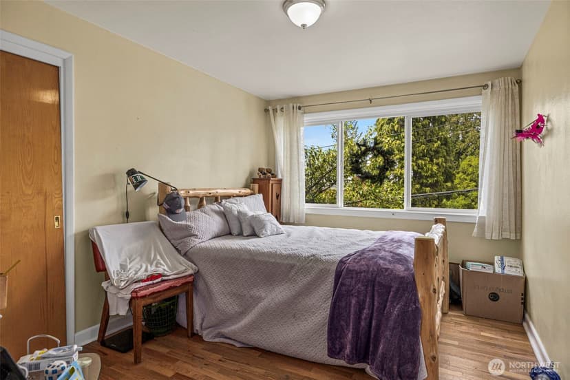 Property photo for 9628 5th Ave NE, Seattle photo 16
