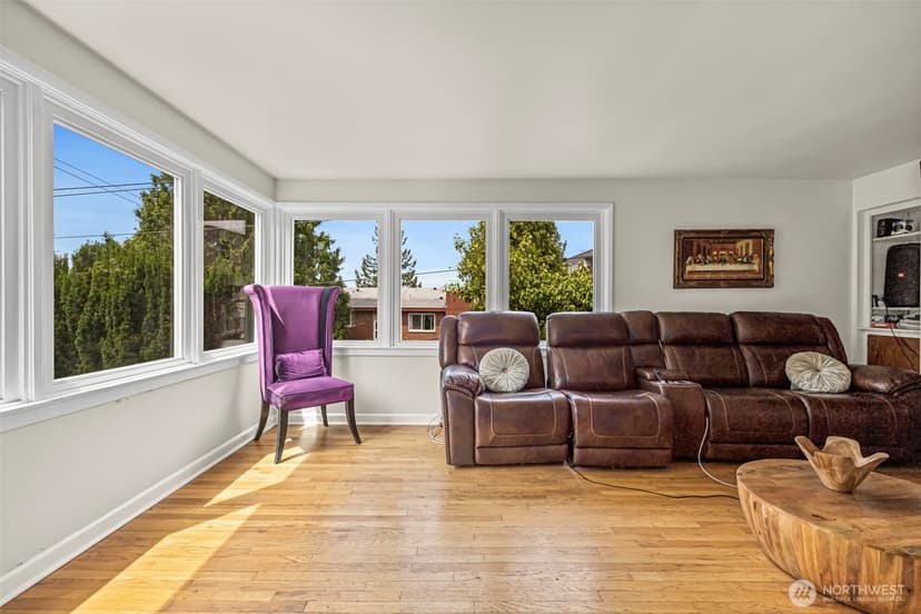 Property photo for 9628 5th Ave NE, Seattle photo 6