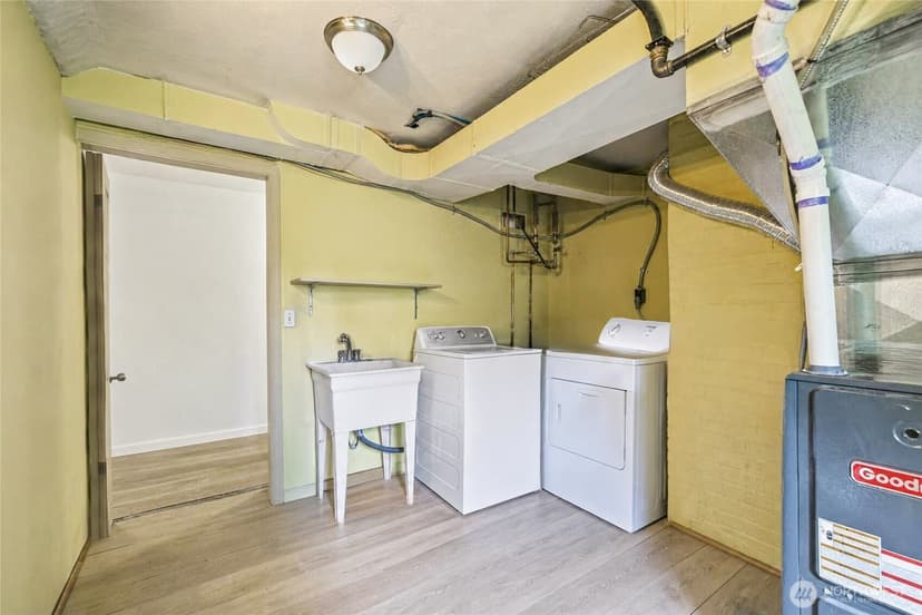 Property photo for 9628 5th Ave NE, Seattle photo 18