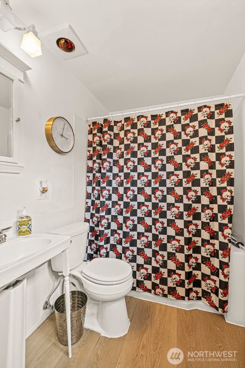Property photo for 9628 5th Ave NE, Seattle photo 14