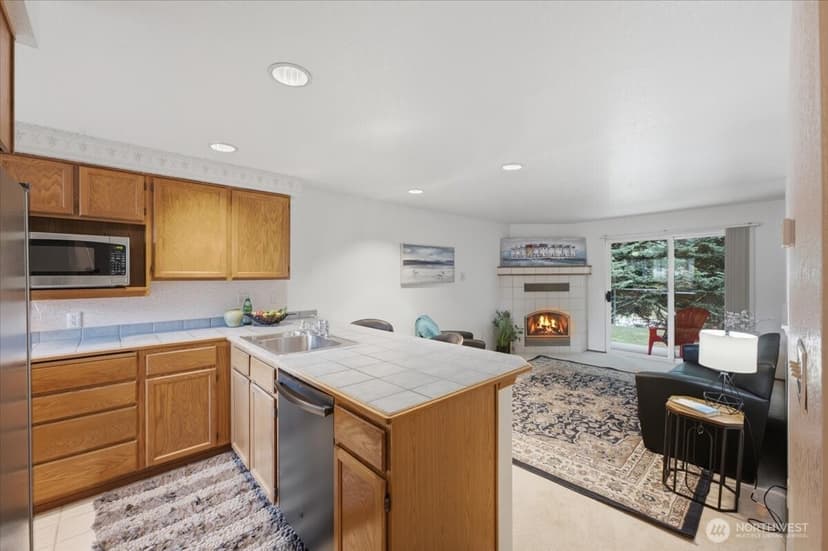 Property photo for 20617 28th Avenue W #D7, Lynnwood photo 8