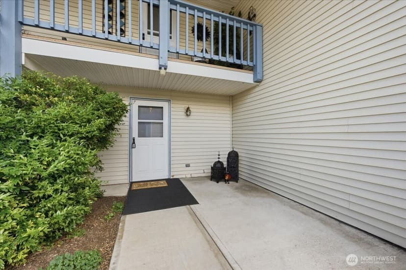 Property photo for 20617 28th Avenue W #D7, Lynnwood photo 6