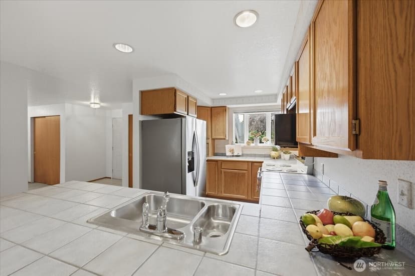 Property photo for 20617 28th Avenue W #D7, Lynnwood photo 11