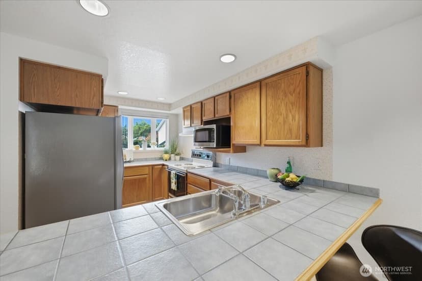 Property photo for 20617 28th Avenue W #D7, Lynnwood photo 10