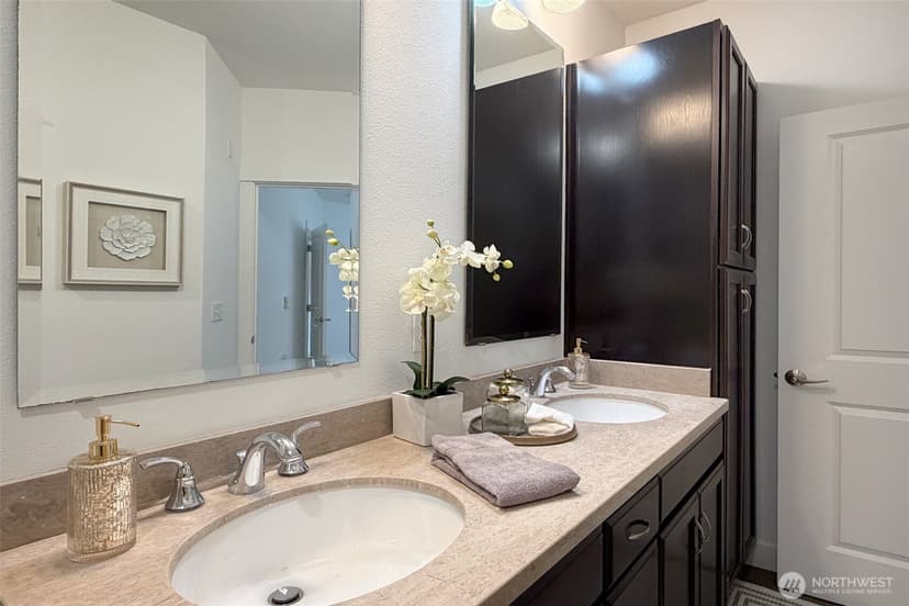 Property photo for 15700 116th Avenue NE #104, Bothell photo 11