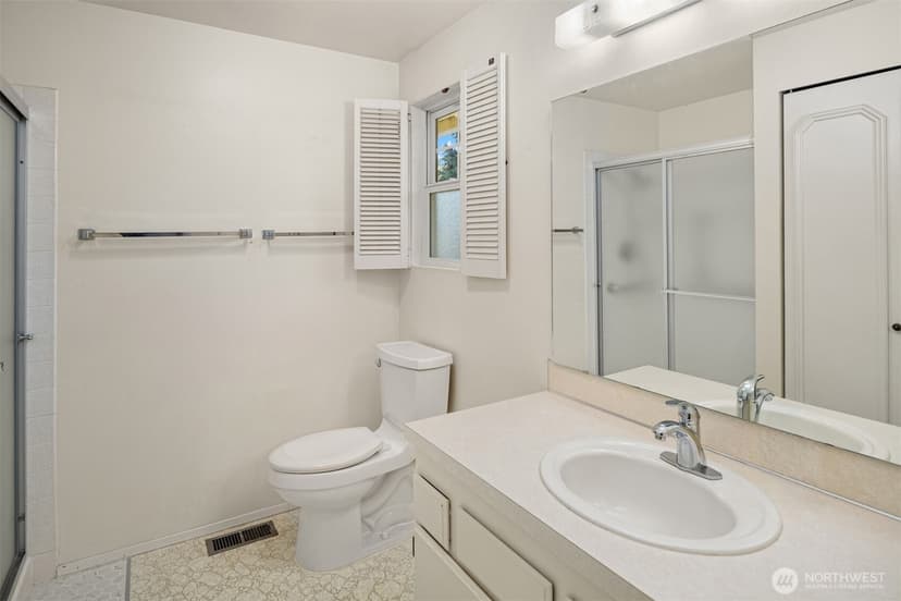 Property photo for 18855 SE 42nd Street, Issaquah photo 23