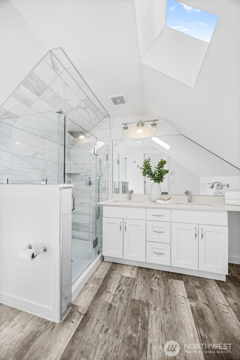 Property photo for 10215 Evanston Avenue N #2, Seattle photo 36