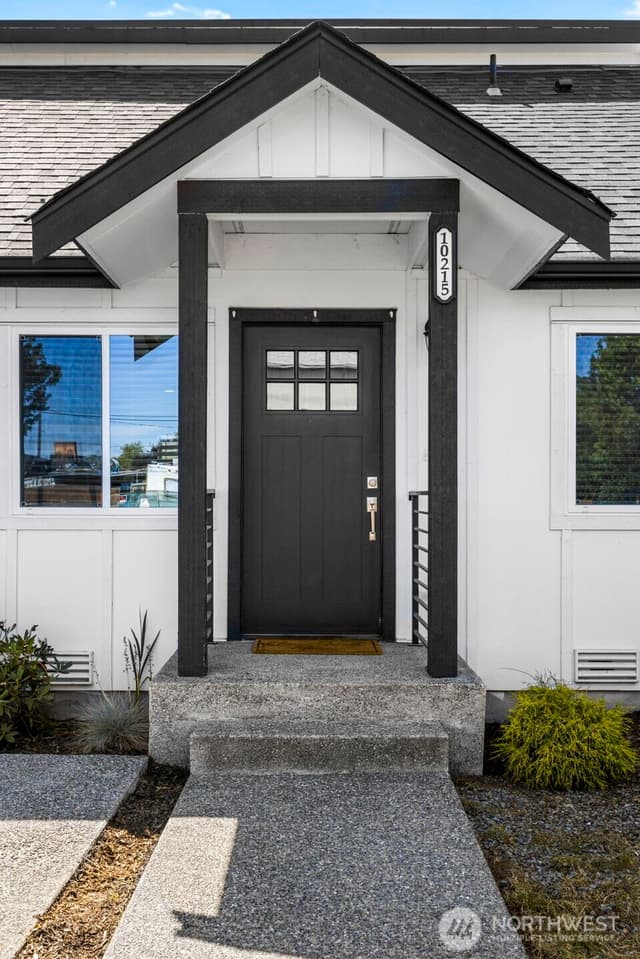 Property photo for 10215 Evanston Avenue N #2, Seattle photo 3