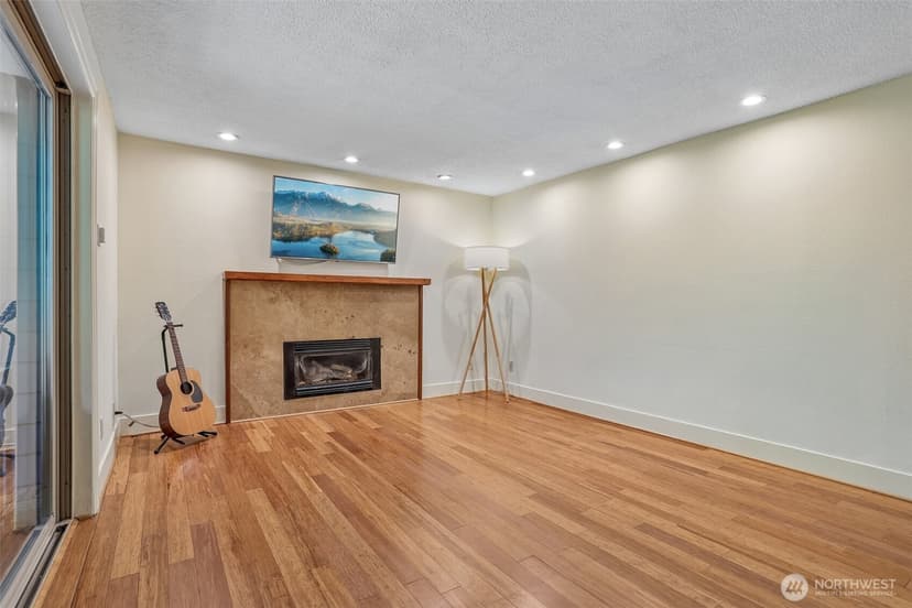 Property photo for 4629 W Lake Sammamish Parkway SE #H206, Issaquah photo 6