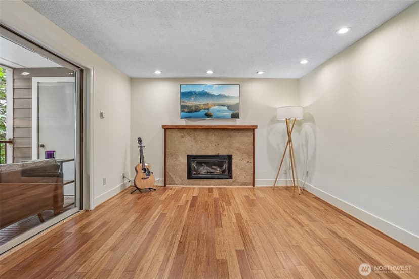 Property photo for 4629 W Lake Sammamish Parkway SE #H206, Issaquah photo 7