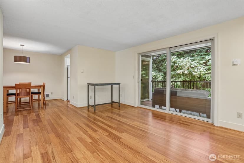 Property photo for 4629 W Lake Sammamish Parkway SE #H206, Issaquah photo 8