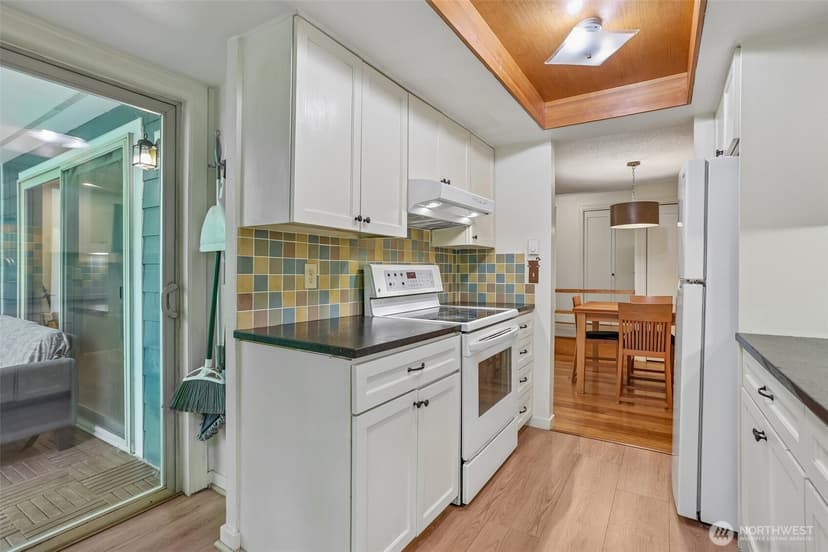 Property photo for 4629 W Lake Sammamish Parkway SE #H206, Issaquah photo 14