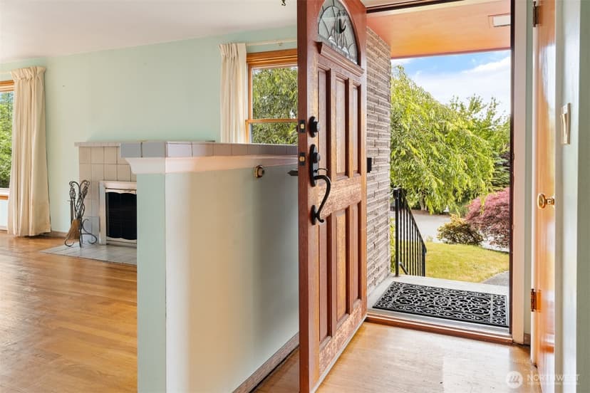 Property photo for 1205 NW Woodbine Way, Seattle photo 3