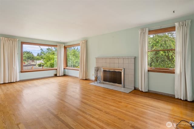 Property photo for 1205 NW Woodbine Way, Seattle photo 4