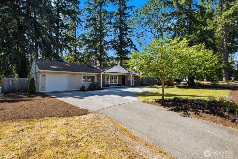 Property photo for 9808 Hipkins Road SW, Lakewood photo 2