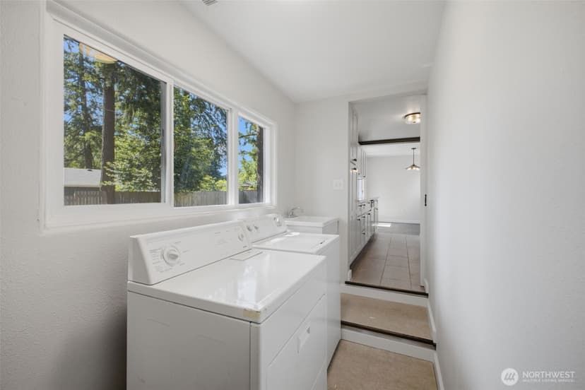 Property photo for 9808 Hipkins Road SW, Lakewood photo 23