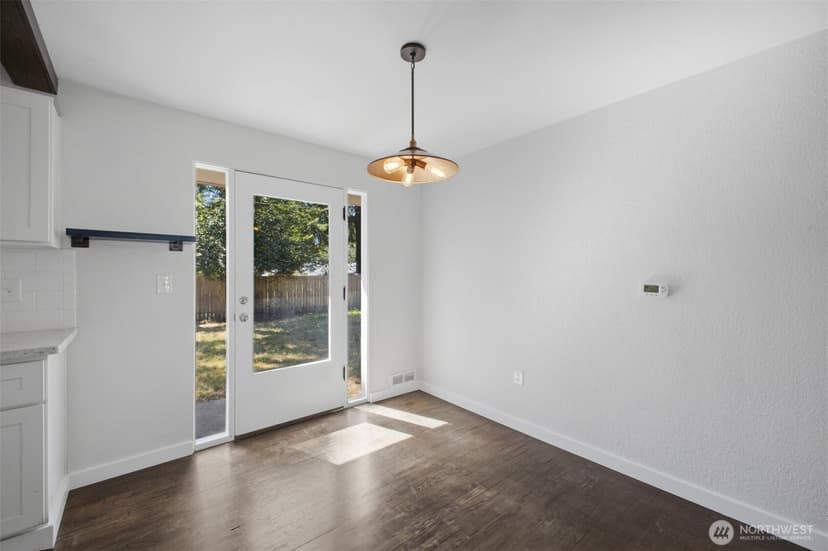 Property photo for 9808 Hipkins Road SW, Lakewood photo 14