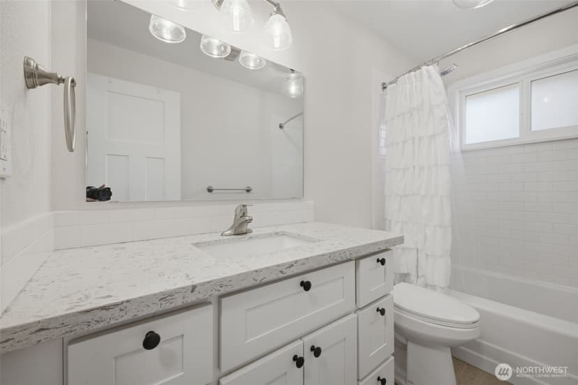 Property photo for 9808 Hipkins Road SW, Lakewood photo 21