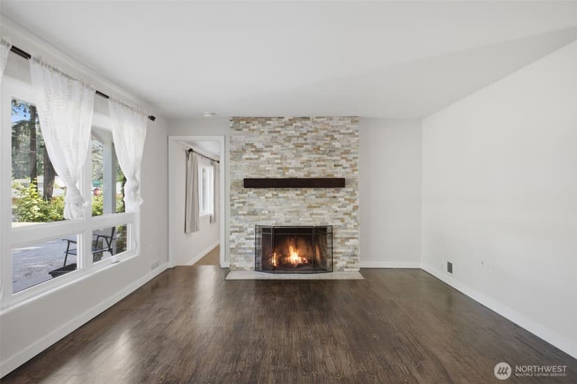 Property photo for 9808 Hipkins Road SW, Lakewood photo 6