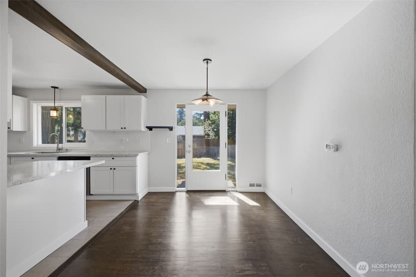 Property photo for 9808 Hipkins Road SW, Lakewood photo 13