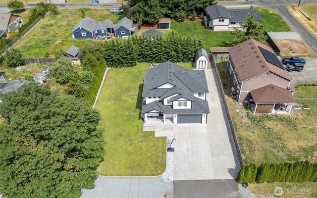 Property photo for 10519 24th Avenue E, Tacoma photo 3
