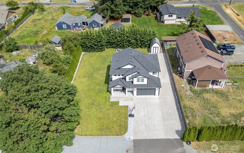 Property photo for 10519 24th Avenue E, Tacoma photo 3