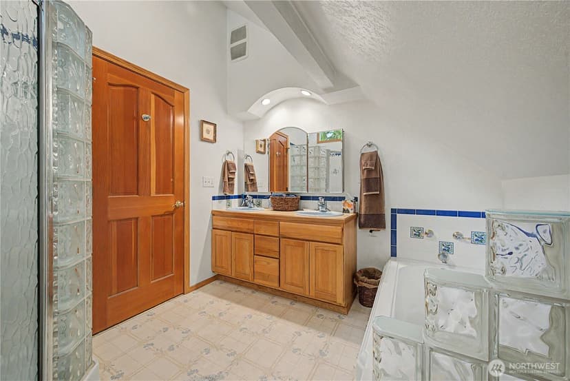Property photo for 2410 S Lake Roesiger Road, Snohomish photo 14
