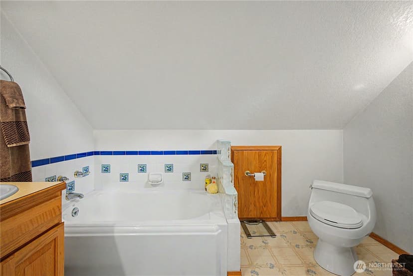 Property photo for 2410 S Lake Roesiger Road, Snohomish photo 13