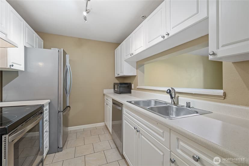 Property photo for 23301 Cedar Way #U102, Mountlake Terrace photo 6